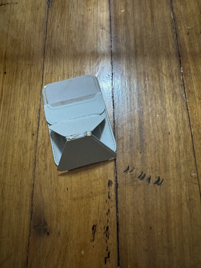 Moft Holder (Category: Mounts & Holders) located in Mandaluyong City. Submitted by kristiante (Listing ID 1455408811, Image 2). Description: .