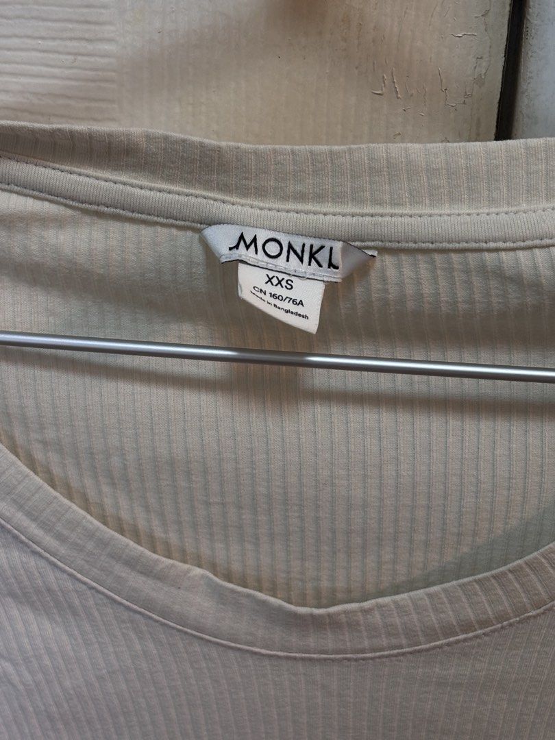 MONKI Ribbed Cream Longsleeved Top (Category: Longsleeves) located in Pasig City. Submitted by liadima (Listing ID 1455398111, Image 2). Description: Tag says xxs but can fit xxs-s RFS: decluttering MOP: gcash or BDO MOD: lalamove or grab 📍: Pasig.