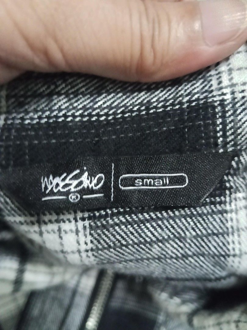Mossimo flannel checkered zipper (Category: Coats, Jackets and Outerwear) located in Bulacan. Submitted by fujikko (Listing ID 1455340722, Image 2). Description: .