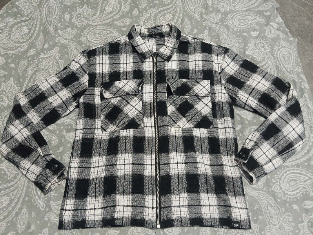 Mossimo flannel checkered zipper (Category: Coats, Jackets and Outerwear) located in Bulacan. Submitted by fujikko (Listing ID 1455340722, Image 1). Description: .