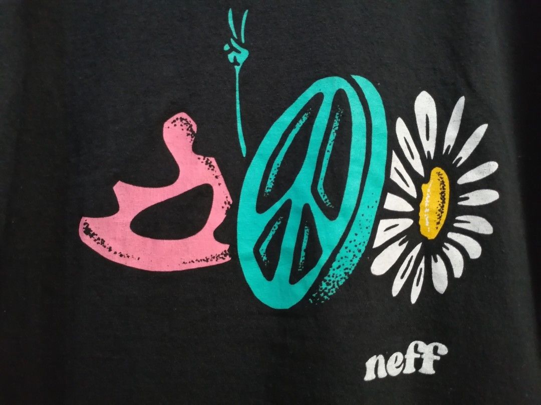 Neff Peace And Love Shirt (Category: Tshirts & Polo Shirts ) located in San Mateo. Submitted by arrowscrap_delight (Listing ID 1455441859, Image 3). Description: Neff Peace And Love Shirt Verygood Condition Made in Mexico 100% Cotton Pre-Shrunk Size Medium Length : 28.5" Width : 20" Minor Issue : Minimal Hairline crack on Print , not noticeable Washed ,Ready to Wear 250 + SF.