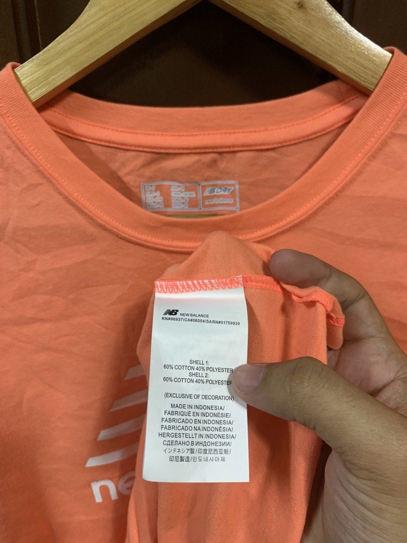 New balance shirt (Category: Activewear) located in Prosperidad. Submitted by arbintot (Listing ID 1455376323, Image 3). Description: New balance (Cotton) Size S-M (Best fit) Exellent Condition Colorate: 10/10 No issue .