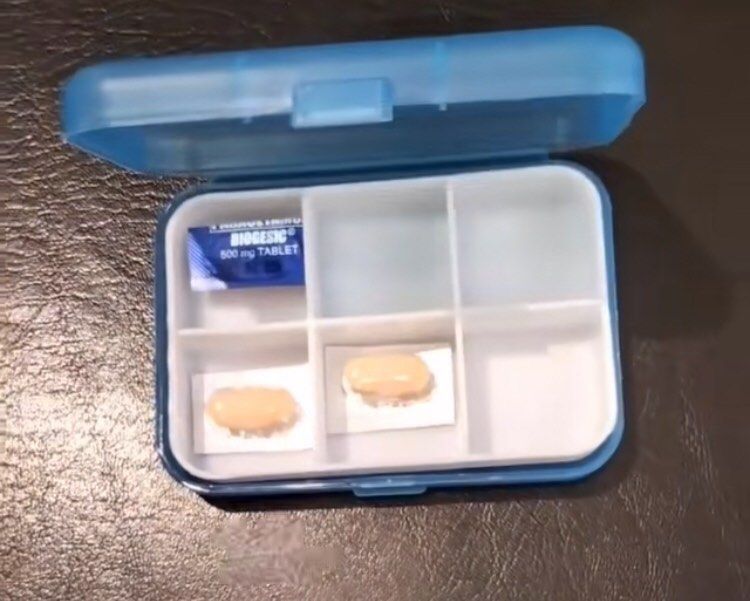 New Medicine pill box case 6 grid (Category: Medical Supplies & Tools) located in Marikina City. Submitted by minimalistmanila (Listing ID 1455348669, Image 2). Description: New imported medicine pill box case 6 grid. Blue. Semi medium size. 2 pcs available. Get me now! .