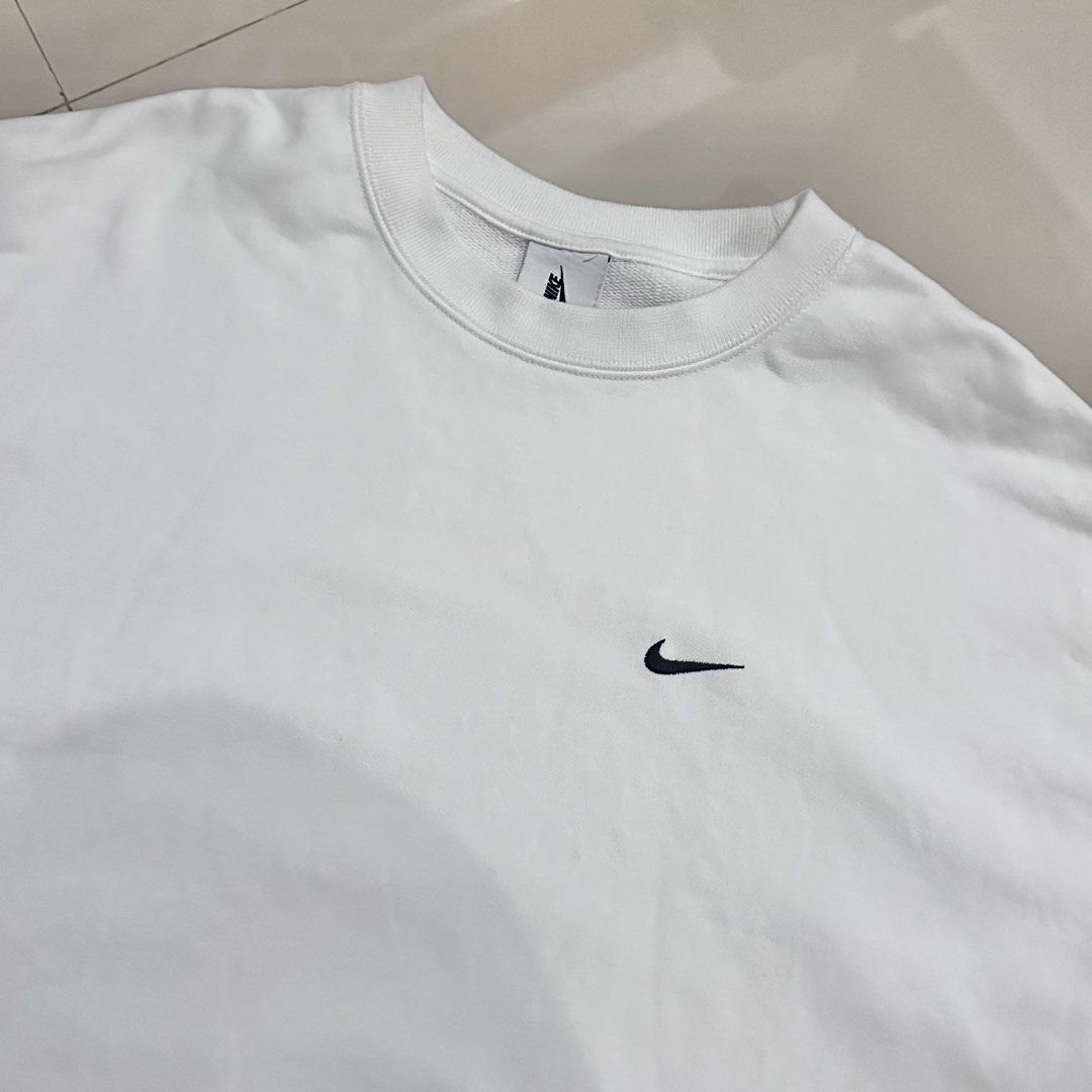 Nike Heavy Cotton Shirt (Category: Tshirts & Polo Shirts ) located in Irosin. Submitted by kylebri (Listing ID 1455460668, Image 3). Description: Nike Heavy Cotton Shirt good as new no issue size L 23W x 27L direct message me ! 📥.
