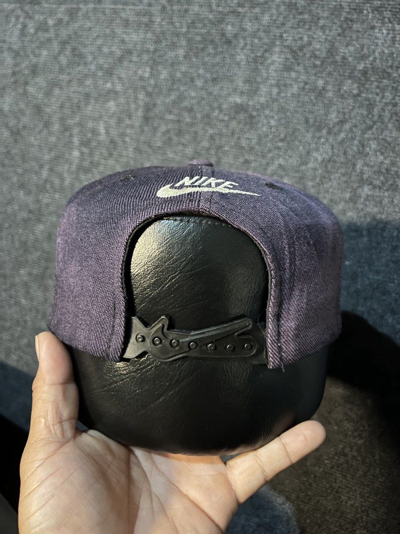 Nike vintage cap (Category: Luxury Accessories) located in M'Lang. Submitted by thriftholic25 (Listing ID 1455457447, Image 2). Description: Nike vintage need repaint issue no loose stitch good condition brim good condition snap .