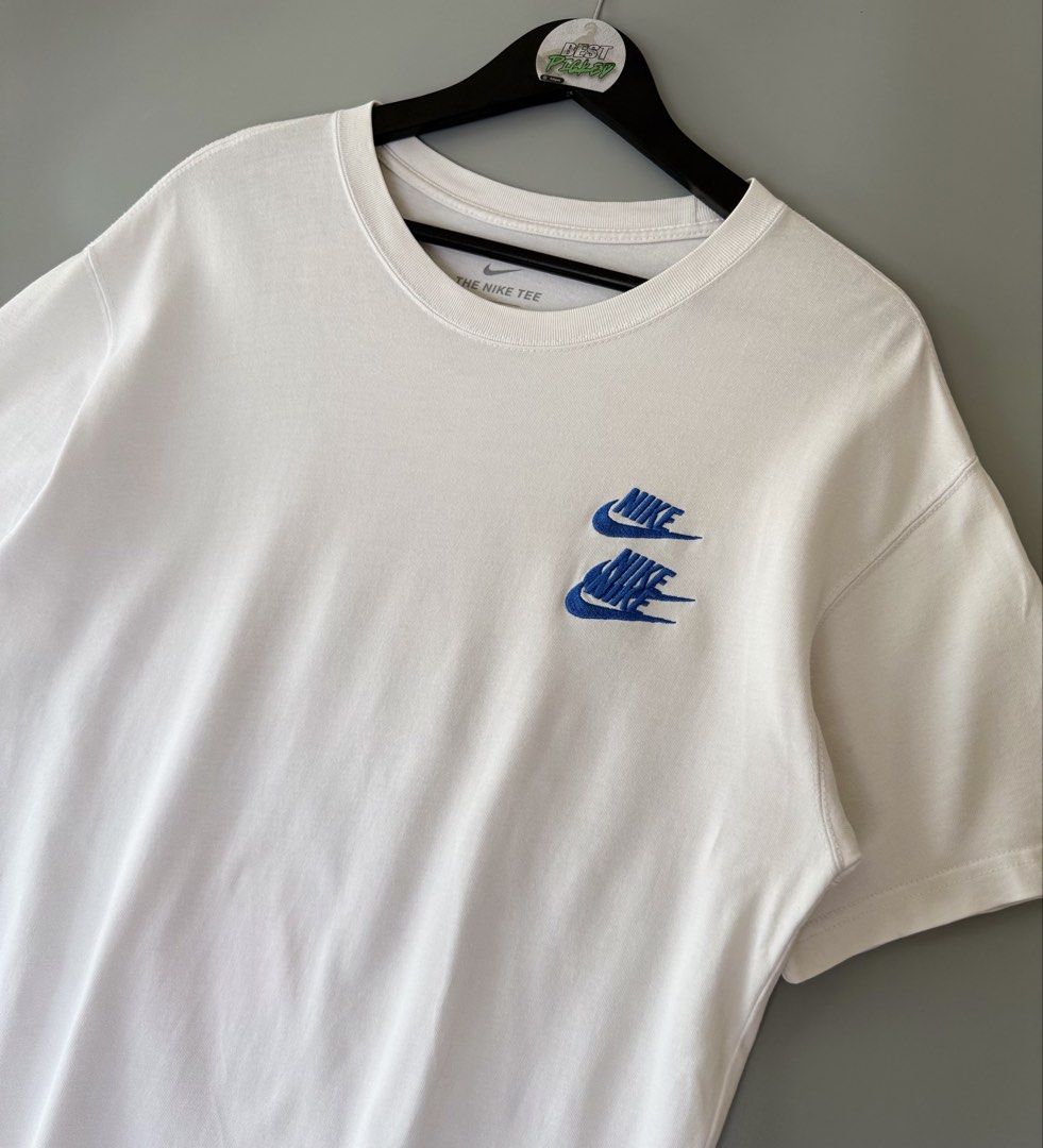 Nike worldtour (Category: Tshirts & Polo Shirts ) located in Cebu City. Submitted by bestpicked (Listing ID 1455403971, Image 2). Description: Authentic Excellent condition Size Large on tag Dimension 20x27 inches No issue Location- Cebu City We ship nationwide Mod payment - Bank transfer/Gcash.