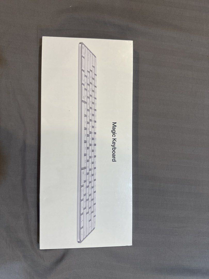 Original Apple Magic Keyboard for sale (Category: Computer Keyboard) located in Manila. Submitted by mennnnmaaaaa (Listing ID 1455356673, Image 1). Description: Sealed apple Magic keyboard Usb-c to lightning RFS: di gagamitin.
