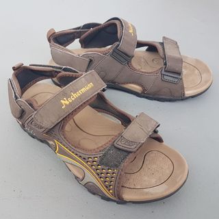 (Category: ) located in . Submitted by discountshop (Listing ID 1455351392, Image 1). Description: .