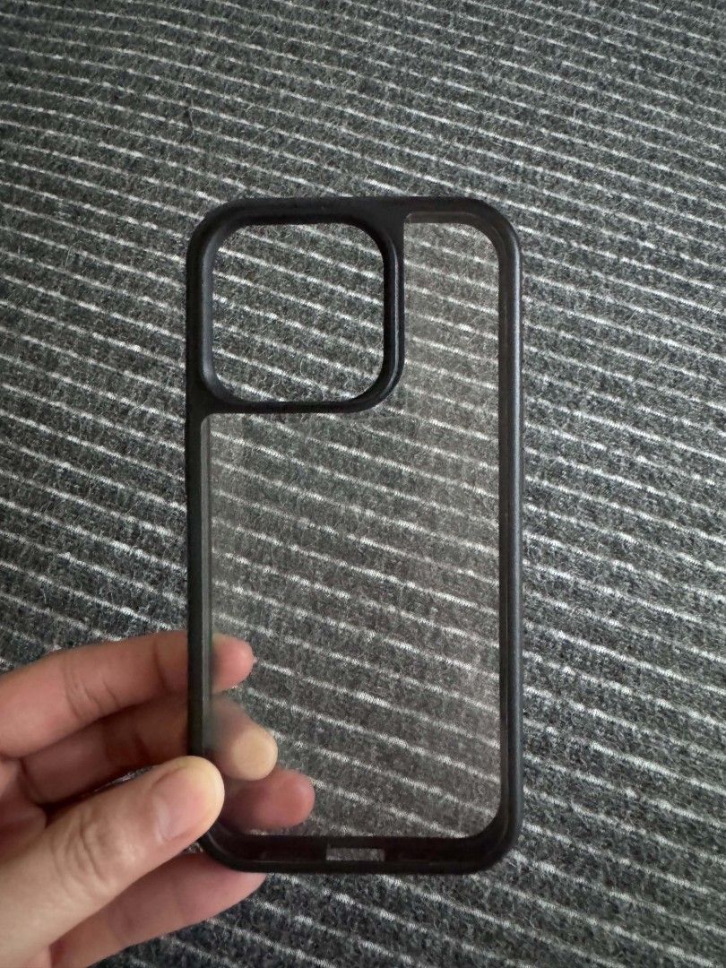 Otterbox React iphone 15 pro (Category: Cases & Sleeves) located in Bacoor. Submitted by lhotee (Listing ID 1455397353, Image 3). Description: barely used no issue with hydrogel.
