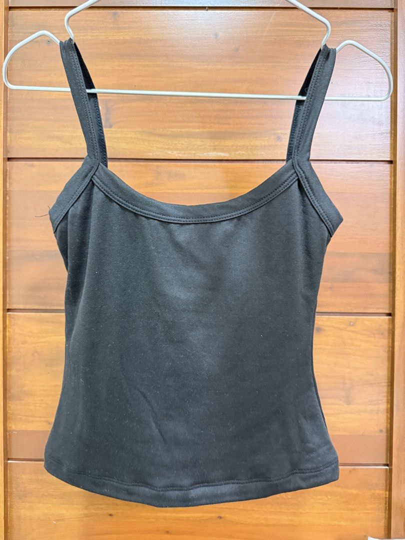 Plain Black Sleeveless Top (Category: Sleeveless) located in San Juan City. Submitted by beyondtherack (Listing ID 1455493771, Image 1). Description: .