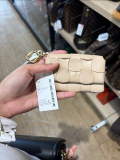 (Category: ) located in . Submitted by cheerios09 (Listing ID 1455382580, Image 1). Description: .