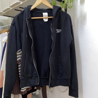 (Category: ) located in . Submitted by preloved_mnla (Listing ID 1455398195, Image 1). Description: .