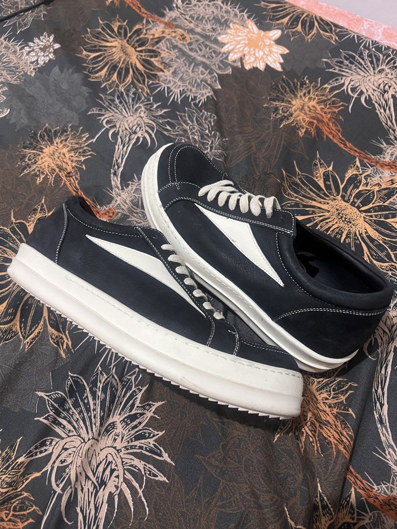 RICK OWENS (Category: Sneakers) located in Alcala. Submitted by dela.sole (Listing ID 1455455177, Image 2). Description: Authentic Very good condition No issue Pair only.