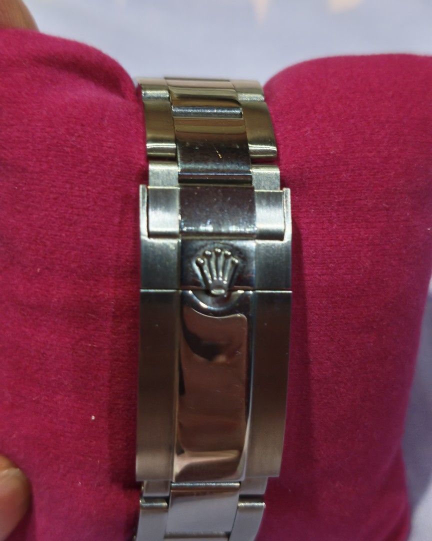 Rolex GMT-Master II Black Blue Ceramic Bezel Automatic batman Watch (Category: Luxury Watches) located in Pasay City. Submitted by alphaq21 (Listing ID 1455499535, Image 3). Description: rolex batman 1.:1 copy 3285 gmt function same as authentic. 904L stainless steel. lightly used no scratches pasay city .