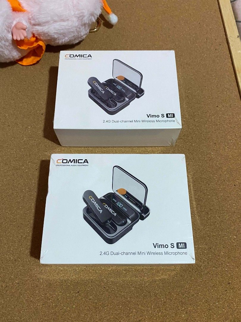 RUSH!! COMICA VIMO S Available both in UC (TYPE-C) & MI (IPHONE) (Category: Microphones) located in Manila. Submitted by djgales (Listing ID 1455323008, Image 3). Description: PRICE STILL NEGOTIABLE!!!! 1.Mini and Lightweight, Unique Magnetic Integrated Microphone 2.48kHz Record, Broadcasting-level Sound Quality 3.USB Digital Output, Universal for Computers and Phones 4.Stepless Volume Adjustment, One-key Muting and Denoise 5.USB-C Charging/Monit