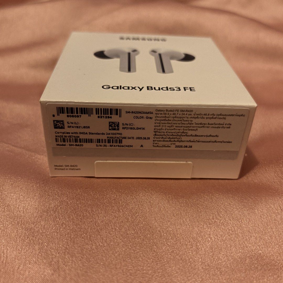 Samsung Galaxy Buds3 FE Wireless Earbuds (Category: Earphones) located in Rizal. Submitted by maleya_c (Listing ID 1455483545, Image 3). Description: - Color: Grey - Manufacturing Date: 2025.08.28 - Brand new and sealed - Original. Money back if proven fake. - Original price: ₱6,990 - Shipping: J&T and Lalamove only - MOP: BPI, Gcash, GoTyme, Security Bank, Union Bank - RFS: Impulse purchase. Declutterring. .