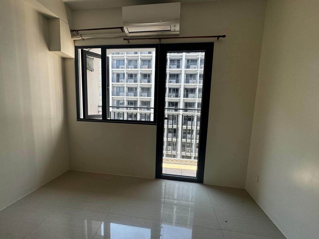 Shore 2 tower 3 (Category: Apartments & Condos) located in Paranaque City. Submitted by janell.marcos04 (Listing ID 1455386034, Image 2). Description: Semi-furnished 9th floor .