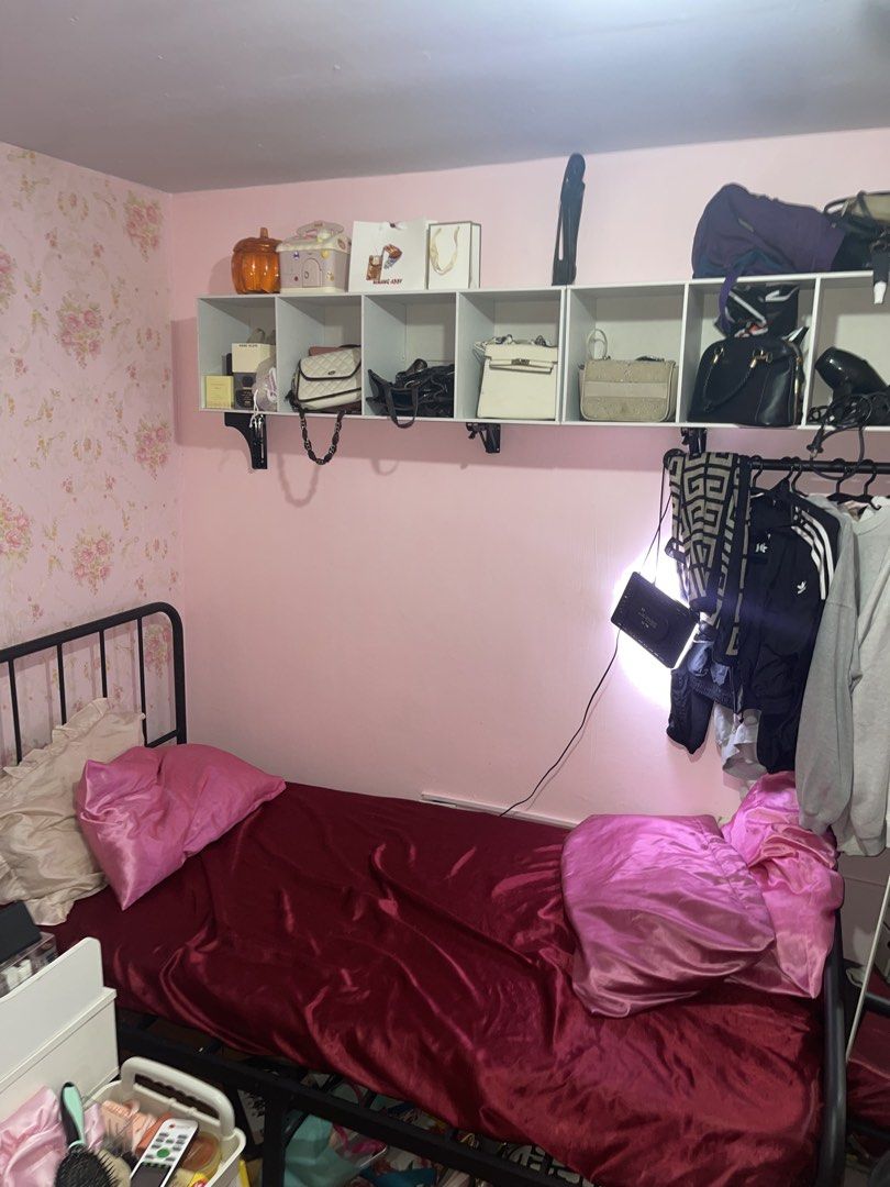 Single bed frame only (Category: Bed Frames & Mattresses) located in Manila. Submitted by angelbaby_21 (Listing ID 1455384991, Image 2). Description: Metal Matte black Single bed .