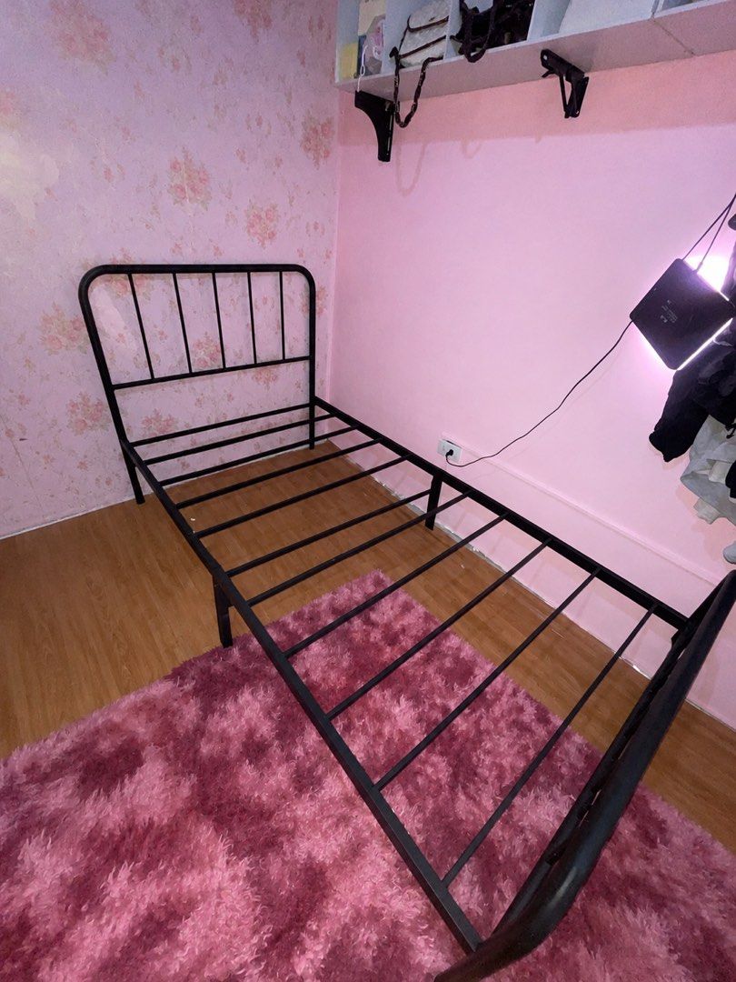 Single bed frame only (Category: Bed Frames & Mattresses) located in Manila. Submitted by angelbaby_21 (Listing ID 1455384991, Image 1). Description: Metal Matte black Single bed .