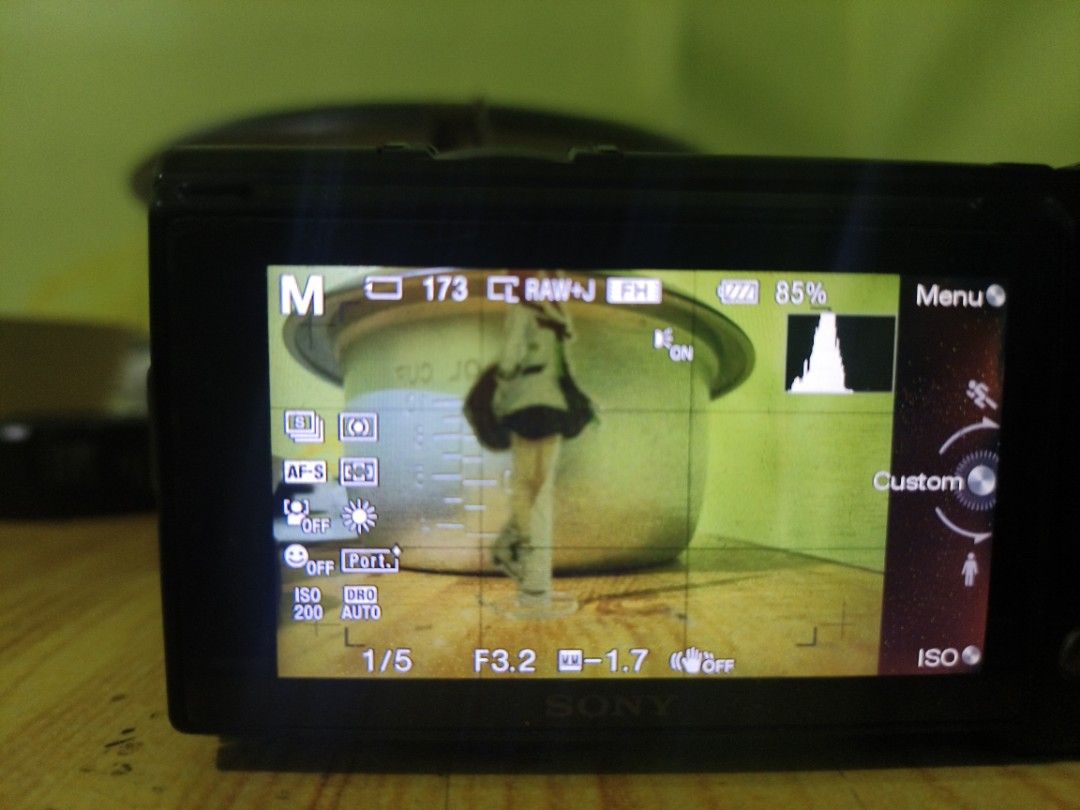 Sony E-mount Nex-5 Camera with Lens (Shutter Error) negotiable (Category: Cameras) located in Alegria. Submitted by eli090585 (Listing ID 1443634656, Image 3). Description: - Sony E-mount Nex-5 camera - Includes Kit and Pancake Lens - Lens cap included - Selling as is.