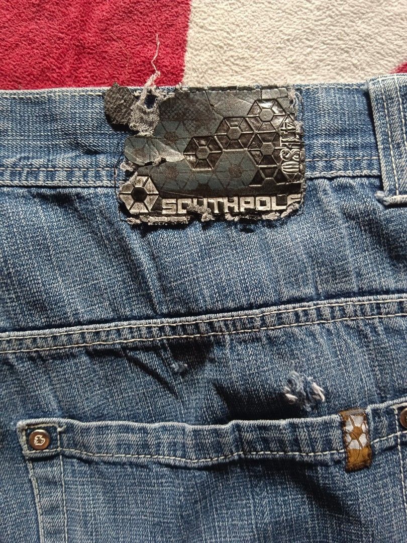 SOUTH POLE JORTS (Category: Shorts) located in Santa Cruz. Submitted by rae_declutclothes (Listing ID 1455361193, Image 3). Description: SOUTH POLE JORTS DIMES 40 ON TAG 39 WL 24 LENGTH 13 HEM ISSUES ARE INDICATED IN THE PICTURES.