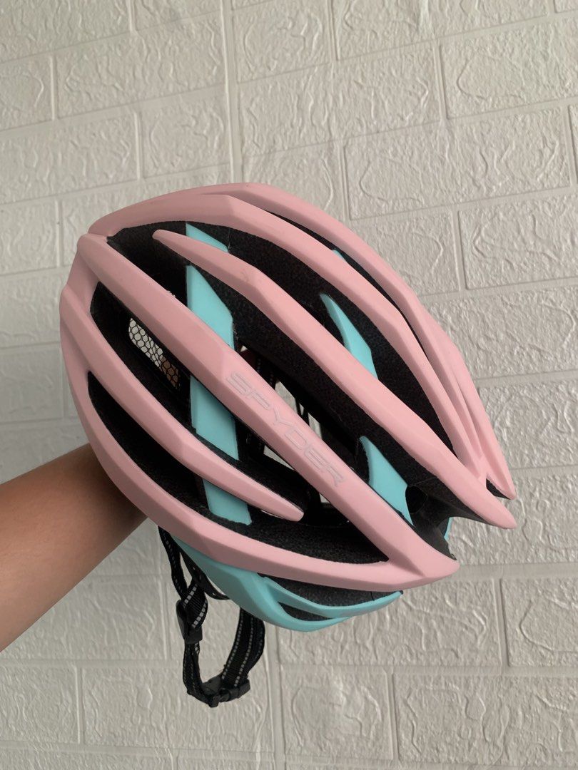 Spyder Helmet (Category: Bicycles) located in Manila. Submitted by bananabelle02 (Listing ID 1455346324, Image 2). Description: .