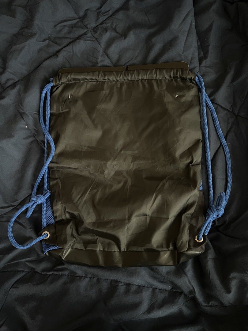string bag (Category: Sling Bags) located in Cainta. Submitted by moiafits (Listing ID 1455467896, Image 2). Description: .