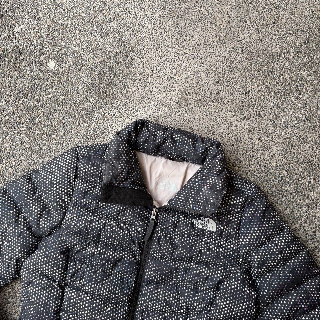 The North Face Packable Down Jacket Women’s (Category: Coats, Jackets and Outerwear) located in Caloocan City. Submitted by rraoutdoorgear (Listing ID 1455474332, Image 2). Description: The North Face Packable Down Jacket Women’s designed for cold-weather and light outdoor activity. Brandnew Condition Color Rate 10/10 Medium on tag 28 Length 18 Width No Issue. Price. 1,580 Loc. South Caloocan Courier. J&T And Flash Express.
