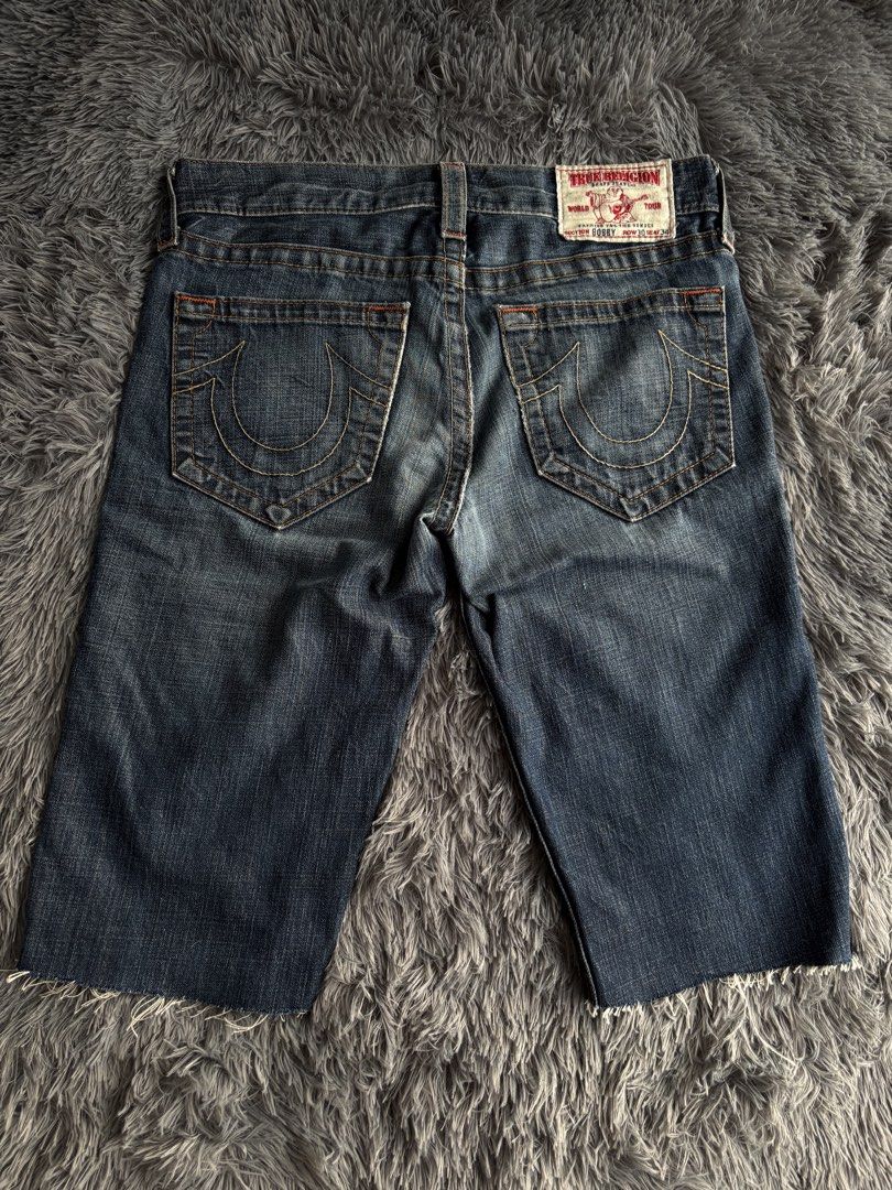 True Religion “Bobby” 30X34 Shorts (Category: Shorts) located in Manila. Submitted by 3ftkl2 (Listing ID 1455449226, Image 1). Description: Size on tag: 30 Waist: 17.5” Thigh: 11.5” Length: 24.5” Hem: 8.5” Condition: Very Good Issue: Cut into jorts Color rate: 10/10 Note: Color may vary due to lighting. 499 + shipping. none negotiable. DM us for more inquiries..