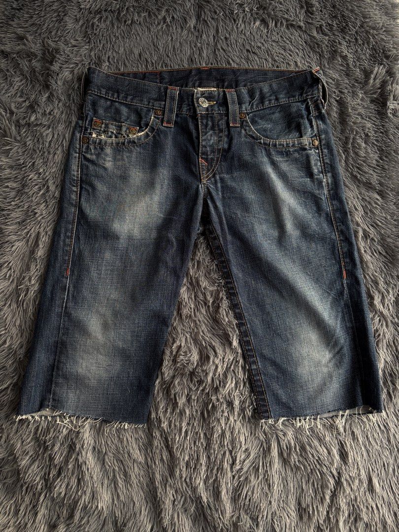 True Religion “Bobby” 30X34 Shorts (Category: Shorts) located in Manila. Submitted by 3ftkl2 (Listing ID 1455449226, Image 2). Description: Size on tag: 30 Waist: 17.5” Thigh: 11.5” Length: 24.5” Hem: 8.5” Condition: Very Good Issue: Cut into jorts Color rate: 10/10 Note: Color may vary due to lighting. 499 + shipping. none negotiable. DM us for more inquiries..