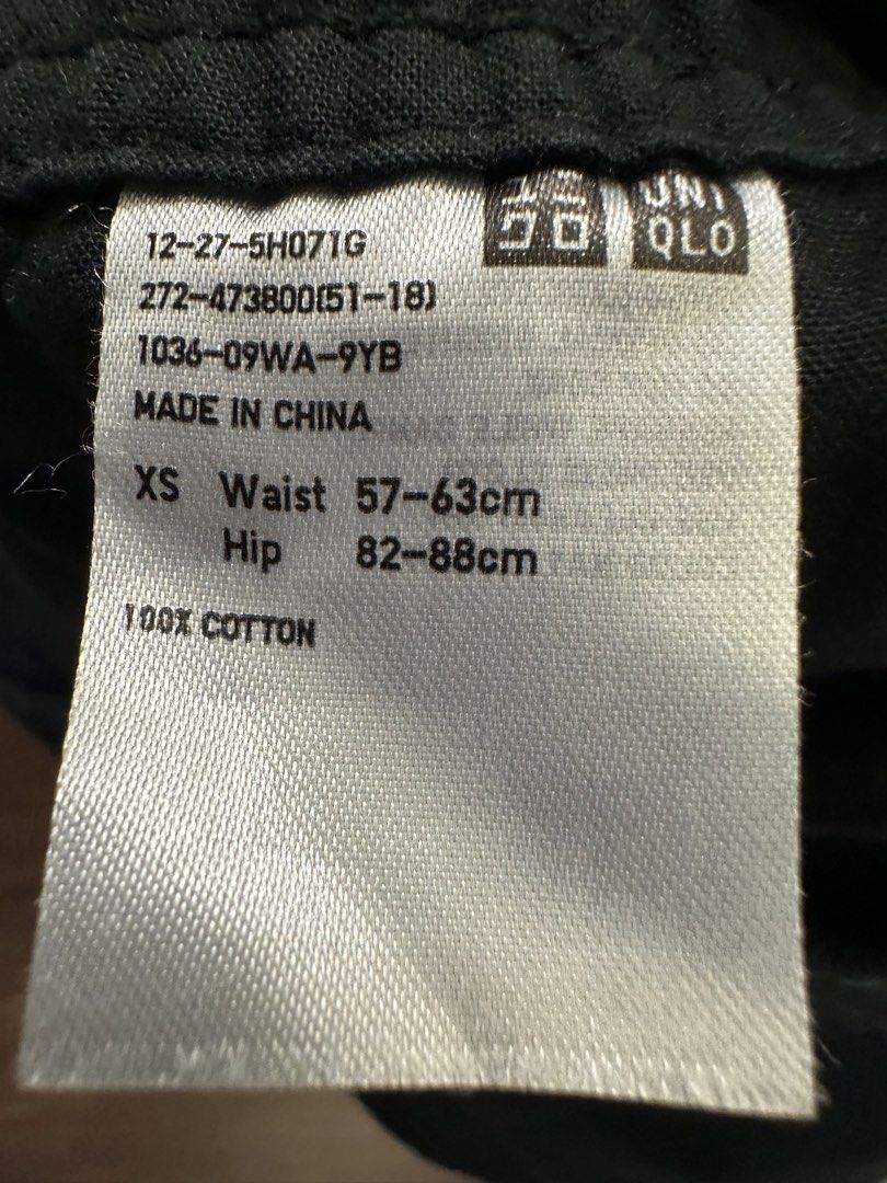 Uniqlo Black Ankle Pants XS (Category: Other Bottoms) located in Quezon City. Submitted by bqchane (Listing ID 1455357891, Image 2). Description: - Brand: Uniqlo - Color: Black - Material: 100% Cotton - Waistband: Elastic - Size: XS - Measurements: Waist 57-63cm, Hip 82-88cm - Features: Subtle patterned fabric detail - Occasion: Great for everyday wear.