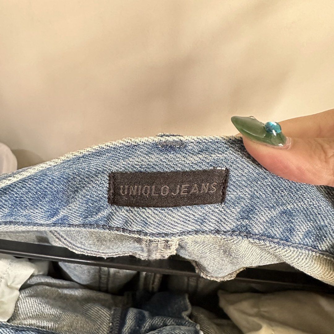 Uniqlo Ripped Jeans (Category: Jeans) located in Manila. Submitted by preamorph (Listing ID 1455477648, Image 3). Description: worn twixe Size 24 in (61 cm).