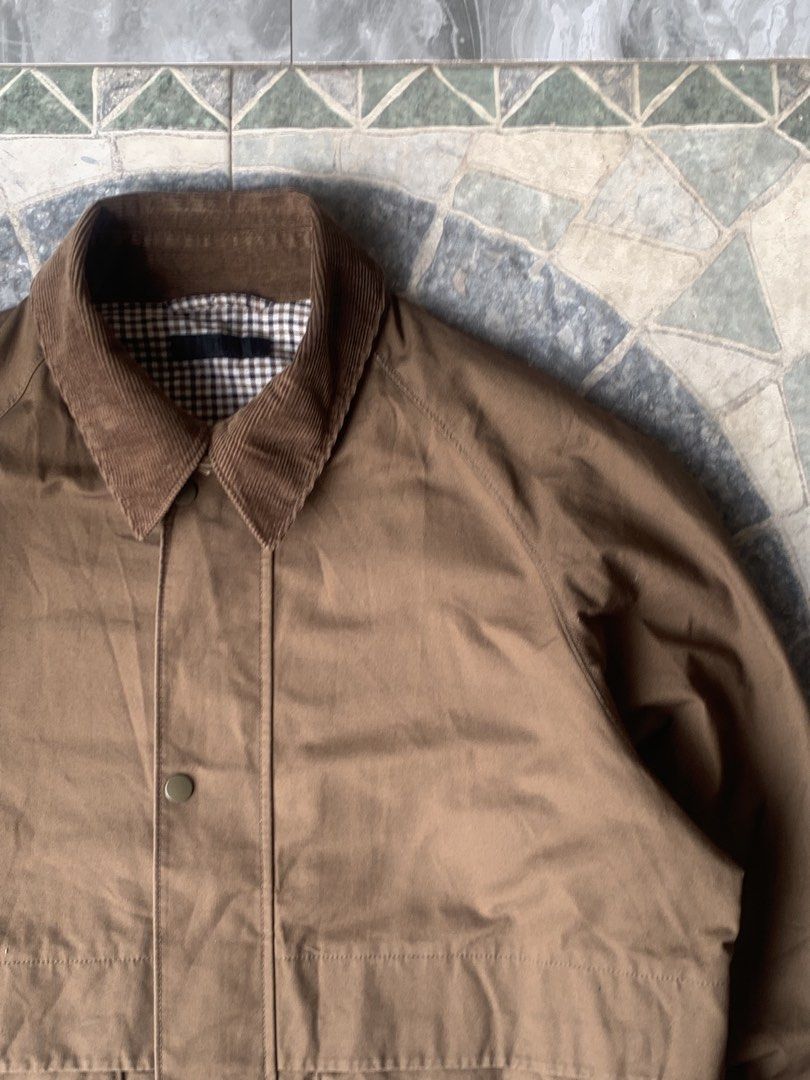 Uniqlo Utility Short Blouson Jacket (Category: Coats, Jackets and Outerwear) located in Daraga. Submitted by palm.garments (Listing ID 1455409243, Image 2). Description: - Authentic - Size L - Excellent condition - No issue Actual Measurements - 24” Width - 27” Length Dm!.