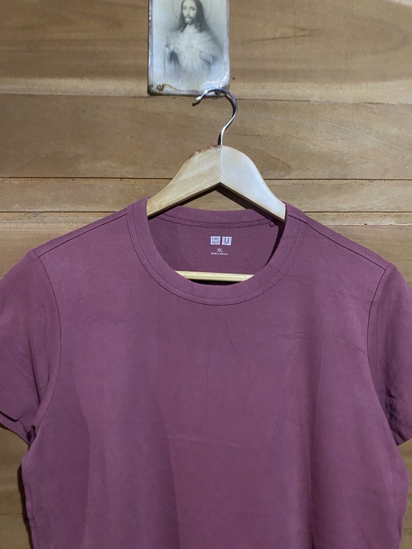 Uniqlowomen’s shirt (Category: Shirts) located in Manila. Submitted by sixbysix (Listing ID 1455496454, Image 3). Description: Dimes 18x24 Size (xl on tag Vietnam) women’s size Color rate 9.5/10 Condi: 9.5/10 Issue :none Pm lang for aspack only .
