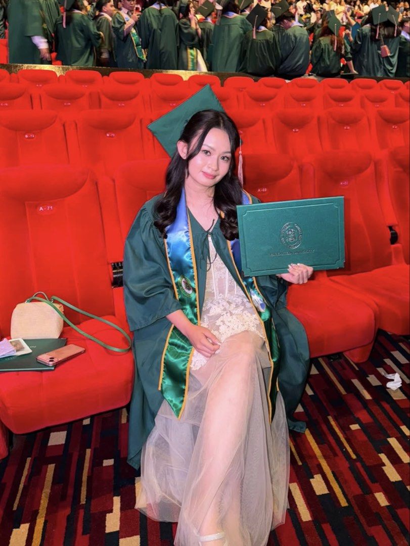 LAST PRICE vietnamese long gown (Category: Evening dresses & gowns) located in Quezon City. Submitted by qwertycxc (Listing ID 1455343300, Image 3). Description: used once for grad super pretty in person orig price is 3k need funds for board exam.