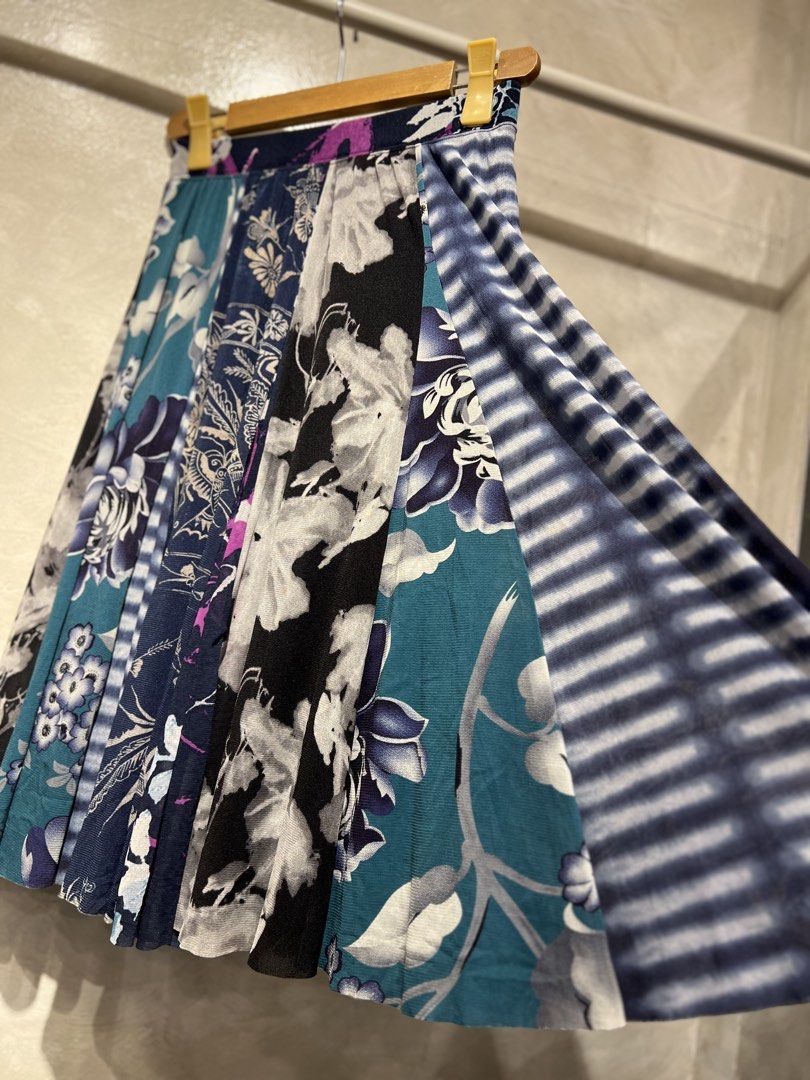 Vivienne tam printed mesh long skirt (Category: Skirts) located in Manila. Submitted by -handpick- (Listing ID 1455475879, Image 3). Description: Vivienne tam printed mesh long skirt Size : Small on tag Excellent condition No issue .