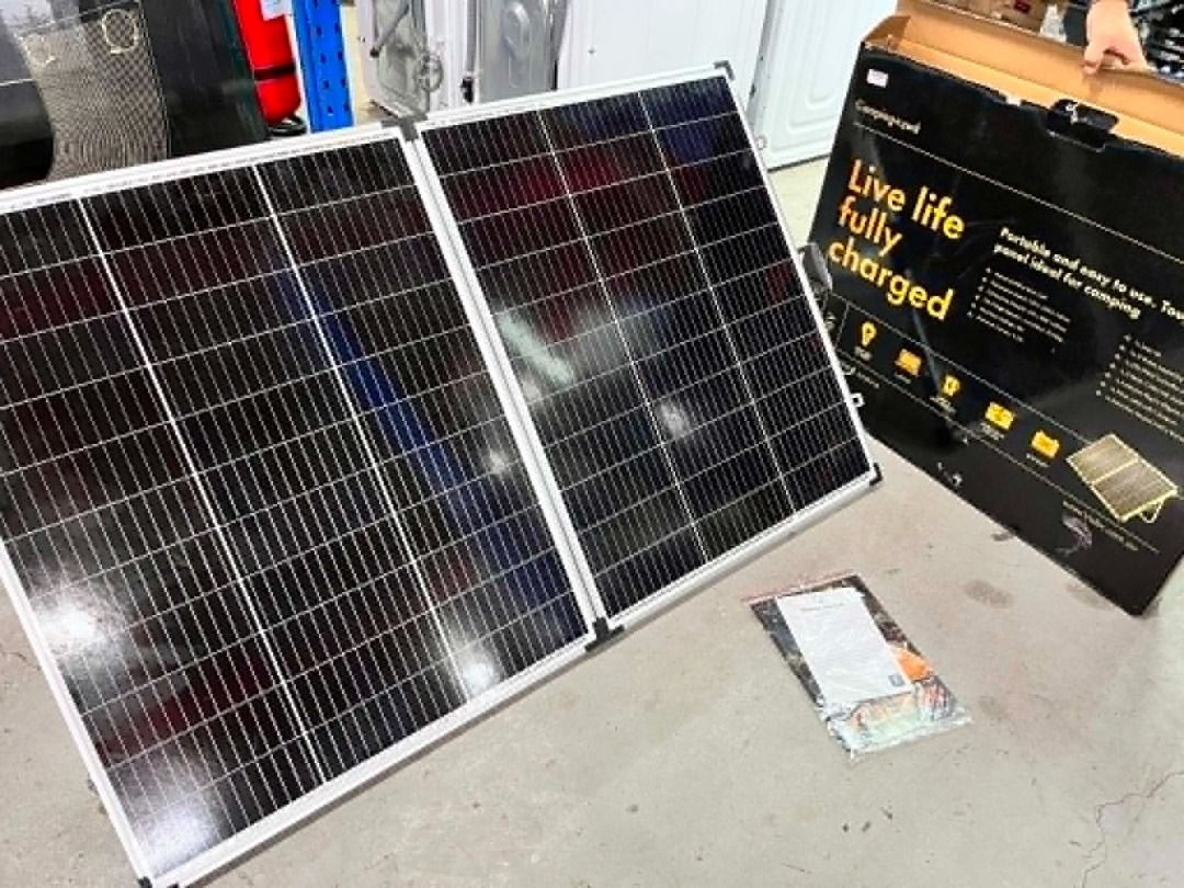 VOLTX 18v 200w Folding Solar Panel Portable Power Bank (Category: Hiking & Camping) located in Muntinlupa City. Submitted by affordable_surplus.1 (Listing ID 1455398968, Image 1). Description: VOLTX 18v 200w Folding Solar Panel Portable Power Bank Surplus From Australia Price: 8,500 Contact Reine - 09611741423.