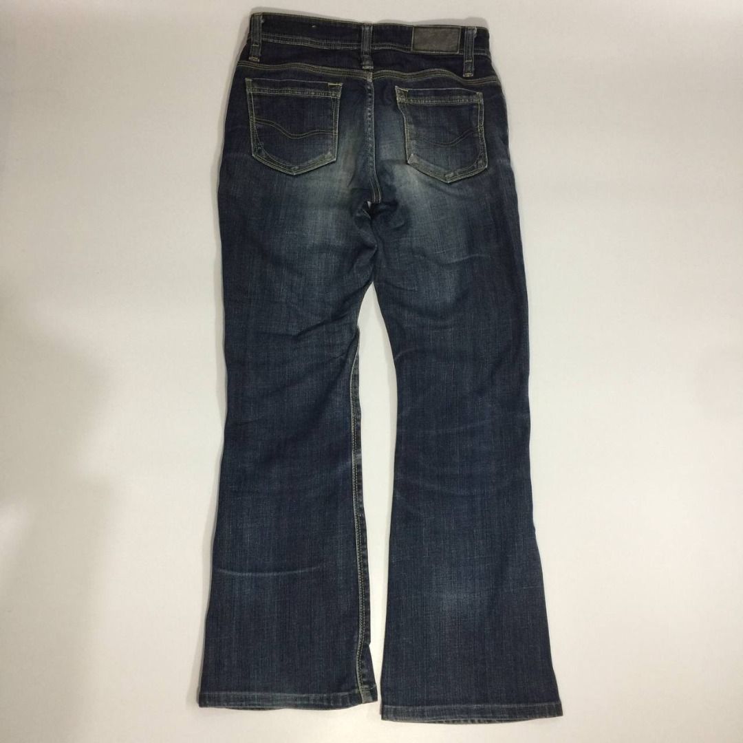 Y2k Flared Washed Dark Jeans Pants C seventeen (Category: Jeans) located in Pagsanjan. Submitted by ovothrift (Listing ID 1455405668, Image 2). Description: size - 27 length - 37 hem - 9 thigh - 10.5 front rise - 8.5 back rise - 14 very good condition authentic issue - faded leather patch Feel free to message me if you have questions or want more photos random freebies each order.