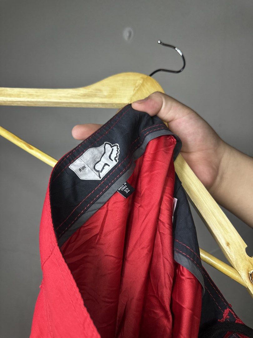 Y2K FOX BOARDSHORT (Category: Shorts) located in Molave. Submitted by thriftmate13 (Listing ID 1455343102, Image 3). Description: .
