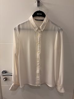 （分類：）位於 。 由 thewhiteboxconcierge 提交（商品編號 1455436400，圖片 1）。簡介： 。
