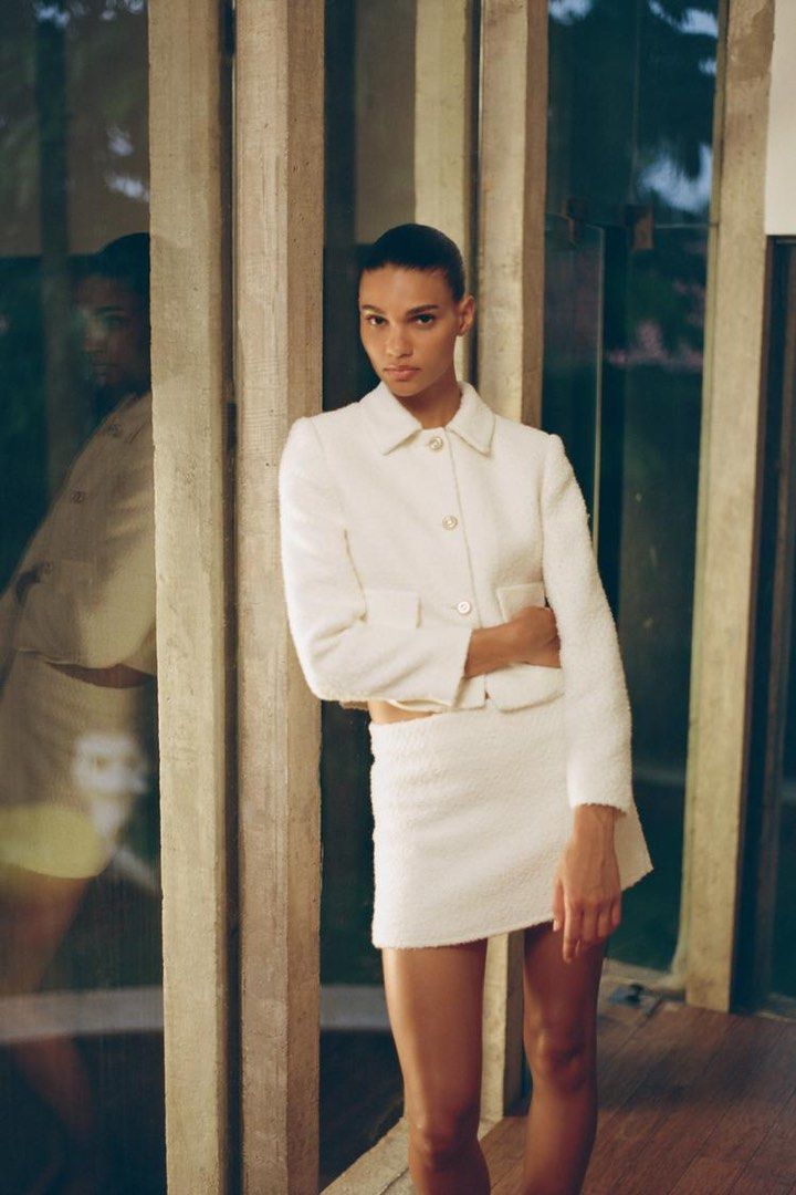 ZARA White Wool Skort (Category: Other Bottoms) located in Manila. Submitted by ccollection_ (Listing ID 1455475925, Image 2). Description: Waistline- 26 .