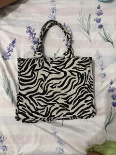 (Category: ) located in . Submitted by ruizaaa (Listing ID 1455438654, Image 1). Description: .