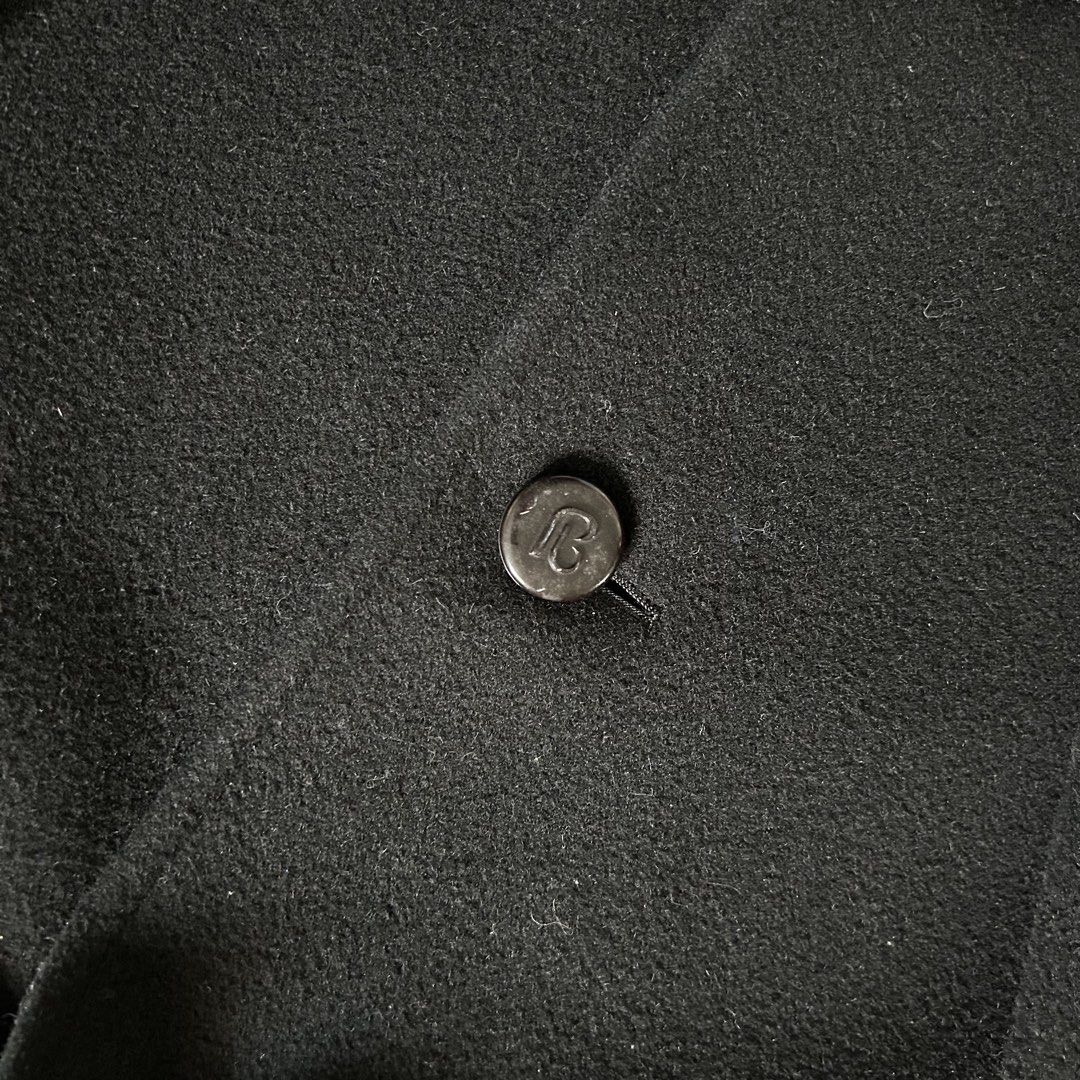 1980’s Pierre Balmain Wool Coat (Category: Coats, Jackets and Outerwear) located in Pasig City. Submitted by deteriortdmaterial (Listing ID 1455506428, Image 3). Description: 1980’s Pierre Balmain Wool Coat Shoulder Width: 18 Sleeve Length: 19 Pit to Pit: 21 Length: 43 Inches Sleeve Length: 19 Price: 20,000php + sf DM TO PURCHASE.