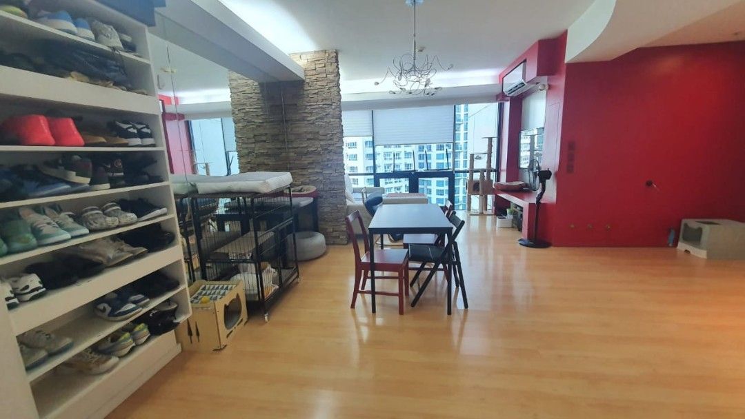 2BR FOR SALE: BONIFACIO RIDGE BGC (Category: Apartments & Condos) located in Taguig. Submitted by AbbyMartinez (Listing ID 1455593418, Image 1). Description: 📍FOR SALE: BONIFACIO RIDGE BGC Cypress Tower 2 Bedrooms with den With maidsroom 113.02 sqm PHP 28,000,000.00 Gross Semi Furnished 1 Parking Slot *Owner Occupied Direct Listing! For viewing, please feel free to message/call me: Abby Martinez, Real Estate Salesperson PRC Reg OR # 18572495A 📲