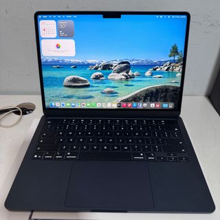 MacBook Air/Pro Collection item 1