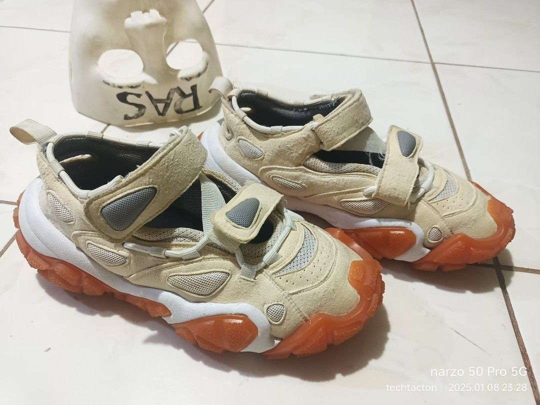 ACNE STUDIO Sneakers (Category: Sneakers) located in Santo Tomas. Submitted by pickers_corner (Listing ID 1440789084, Image 2). Description: Acne Studios Bolzter Bryz Crystal sneakers size 37 or 23cm excellent price drop .