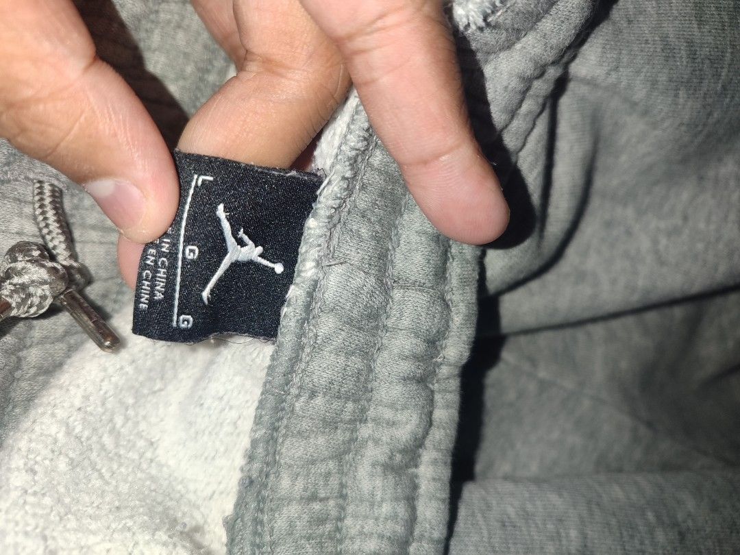 Air Jordan Grey Joggers (Category: Joggers) located in Manila. Submitted by kargamento (Listing ID 1455556327, Image 3). Description: Air Jordan Grey Joggers Size: L Fresh from states Bnew no flaws! 250 pesos only Can do lalamove and j&t.