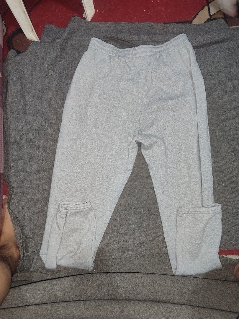 Air Jordan Grey Joggers (Category: Joggers) located in Manila. Submitted by kargamento (Listing ID 1455556327, Image 2). Description: Air Jordan Grey Joggers Size: L Fresh from states Bnew no flaws! 250 pesos only Can do lalamove and j&t.