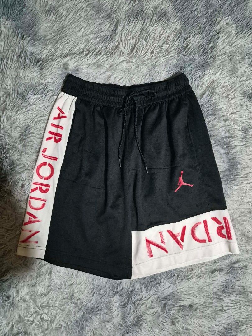 Air Jordan Script Short (Category: Shorts) located in Talisay. Submitted by reyteliquido (Listing ID 1455509635, Image 3). Description: Medium 26-32 adjustable garterized with lace Original Lace Length 19 Leg opening 12 Excellent condition Color rate 10/10 Issue rans loosestich sa waist Need wash.
