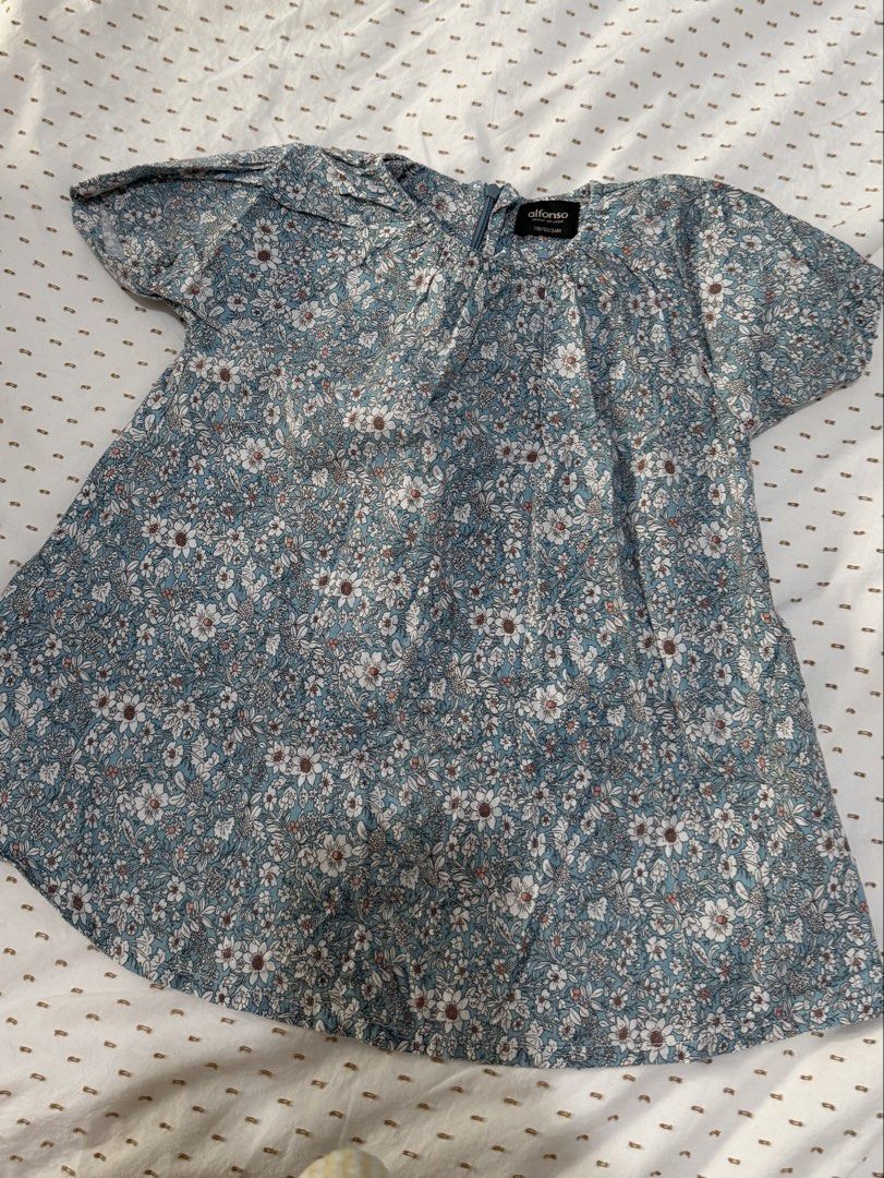 Alfonso - Floral Dress (Category: Babies & Kids Fashion) located in Muntinlupa City. Submitted by katjmd (Listing ID 1455658448, Image 1). Description: 24m on tag.